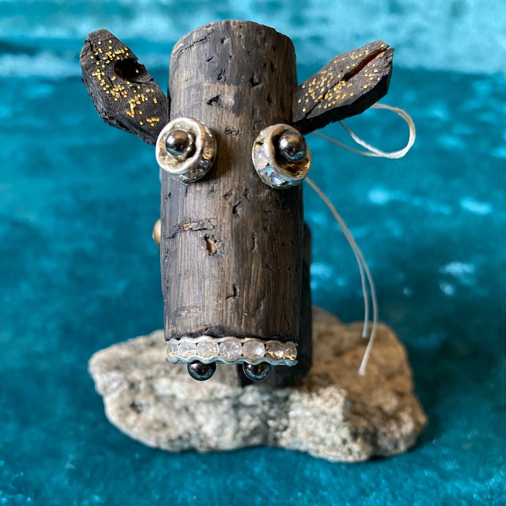 Cow ~Paper Weight - Picture 3 of 3